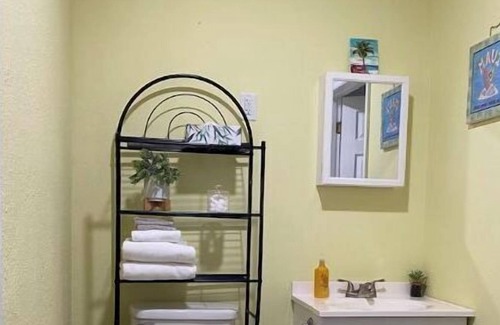 Oldsmar Apartment | Quiet Bay Getaway- Hot Tub-Bikes-Dog friendly