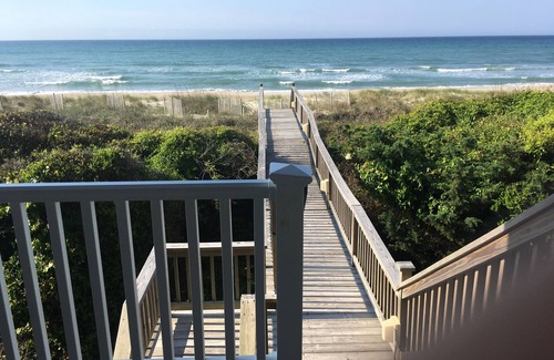 Pine Knoll Shores House | Quiet Beachfront Location, Great separate living areas for families