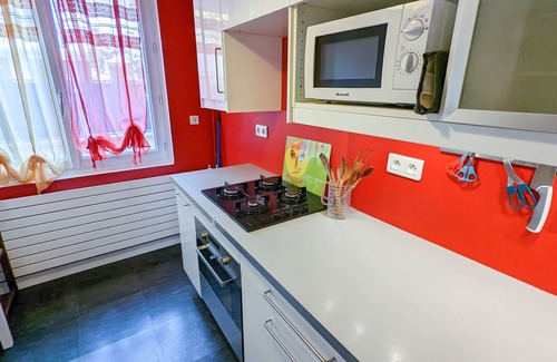 Fontaine Lestang House | Quiet, bright house with garden