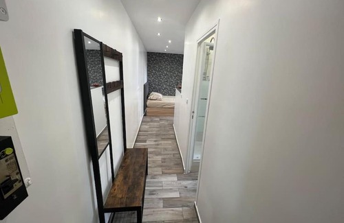 Bondy Apartment | Quiet & bright studio 15min away from Paris