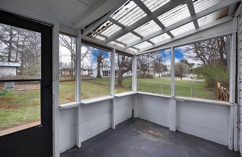 Huntsville House | Quiet Bungalow for 6