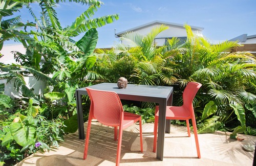 Grand Bois Apartment | Quiet Bungalow - Swimming Pool, Air Conditioning, Close to Sea and CHU