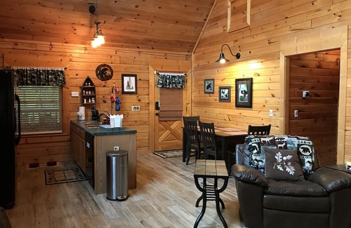 Sevierville Cabin | Quiet cabin located in the Douglas Lake Resort