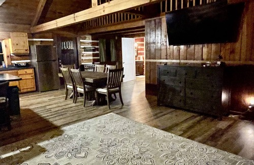 Campton Cabin | Quiet Cabin Nestled in Red River Gorge. Close to world class hiking and climbing