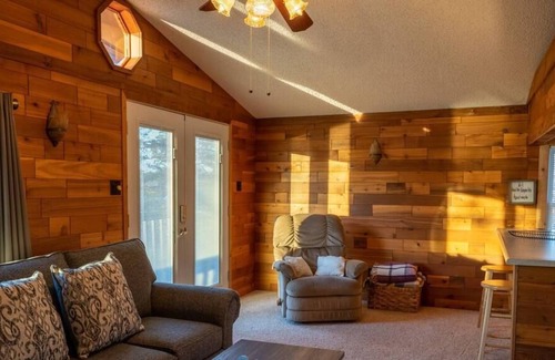 Climax Springs House | Quiet Cabin with Relaxing views in Climax Springs
