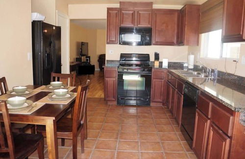 North Las Vegas House | Quiet Charming Home - KNG BD - 3BD - Private Pool