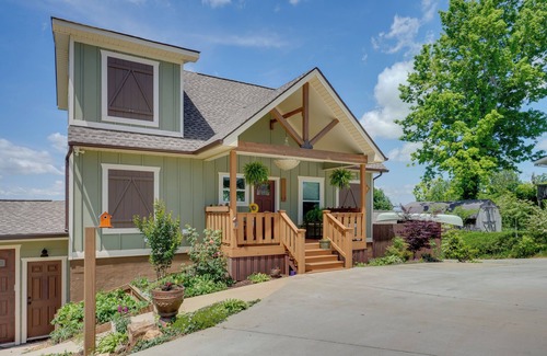 Graysville House | Quiet Chattanooga Home w/Deck + Mountain Views!
