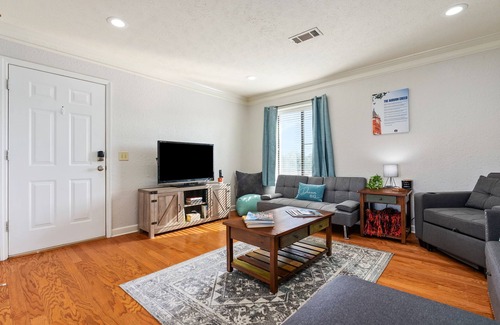 Auburn Apartment | Quiet & Close! 2/2 Across from Acre in Auburn, Al
