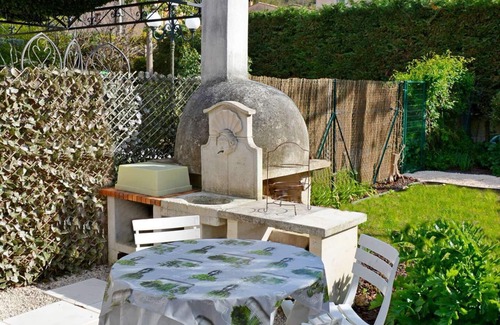 Bastide Giraud House | Quiet, close to everything and very practical to visit the region - WIFI - AIR CON - BABY.