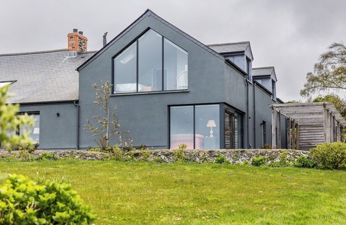 Moylegrove House | Quiet coast & country cottage with sea views.