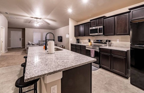 Lubbock House | Quiet Comfort - 3BR/2BA - New Construction
