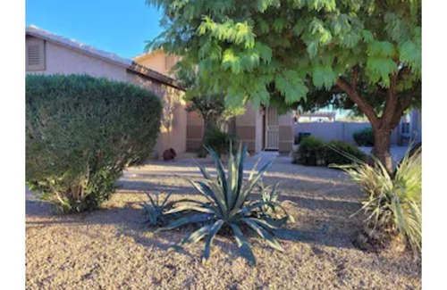 San Tan Valley House | Quiet comfort home on Fairway, Spa, Pool & Remodeled!