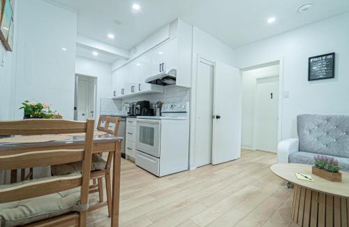 Bathurst Manor House | Quiet & Comfortable Double Private Room, Free Parking