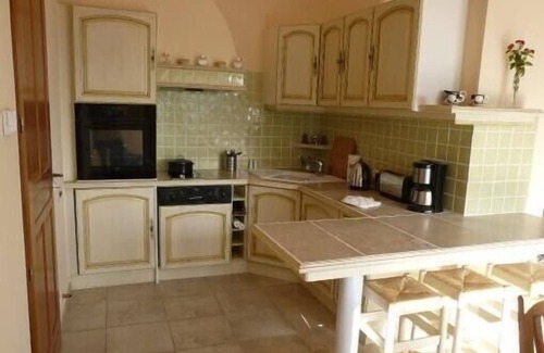 Saint-Jeannet Apartment | Quiet, comfortable studio with a panoramic view of The French Riviera