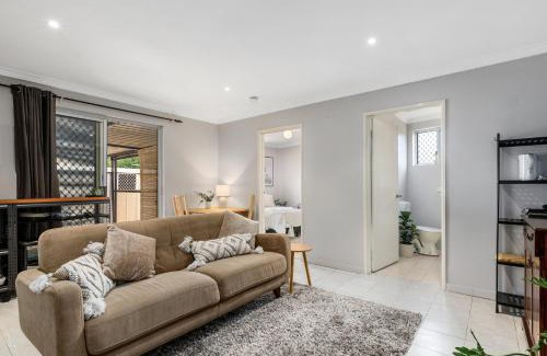Hamilton Hill House | Quiet & Comfy