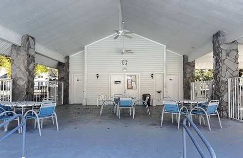 Apopka Condo | Quiet community, 40 min from the beach, 20 min from theme parks. Newly Renovated
