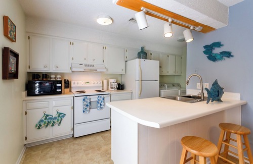 Northeast Pensacola Condo | Quiet Condo ~ 10 Mi to Dtwn Pensacola
