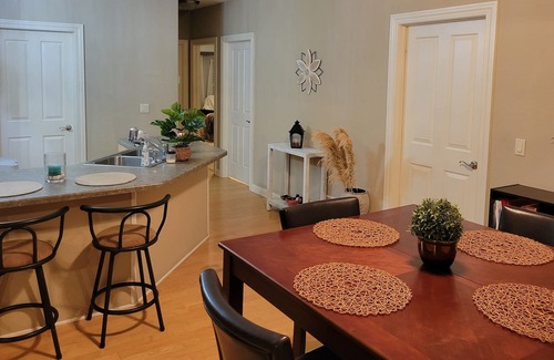 Slinger Condo | Quiet condo stay w/easy access to 41 to Milwaukee or Appleton.