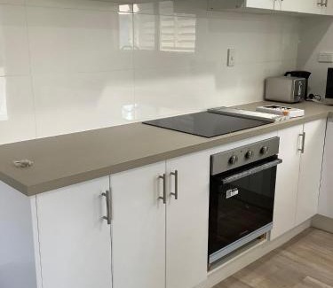 Moranbah Apartment | Quiet, Cool & Modern 3BR