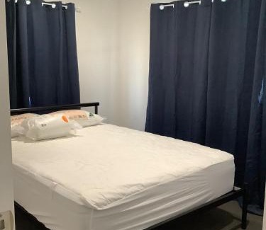 Moranbah Apartment | Quiet, Cool & Modern 3BR