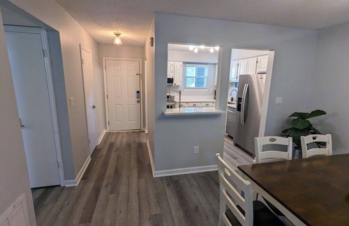 Columbia Condo | Quiet Corner Unit with Deck Overlooking the Saluda River
