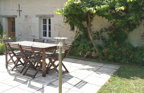 Brizay Cottage | Quiet cottage in Brizay with WiFi, private pool and garden, 20 mins from Azay-le-Rideau