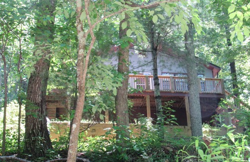 Hendersonville Cottage | Quiet Cottage In The Mountains