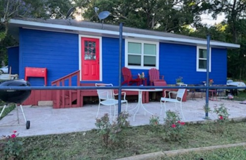 Pointblank Cottage | Quiet cottage on the water at Lake Livingston