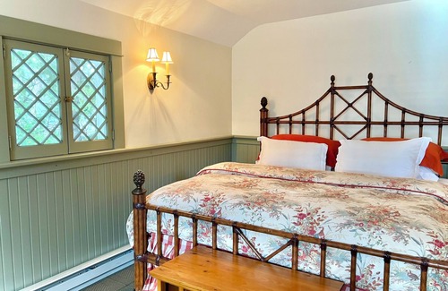 Lake Placid Cottage | Quiet Cottage Steps Away From Main St. Lake Placid
