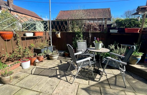 Seaton Cottage | Quiet country cottage convenient for East coast beaches and old town of Beverley
