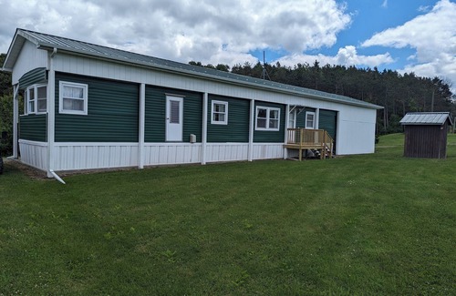 Cameron House | Quiet Country Getaway near New York State Wine Country