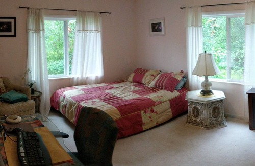 Wisconsin Dells House | Quiet Country Home Beautiful Yard Back To Nature