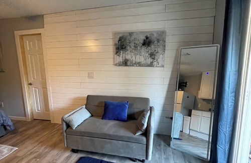 Keenan Apartment | Quiet Country Hideaway