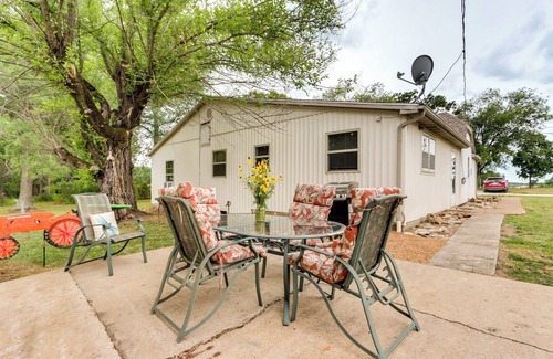Weaubleau House | Quiet Countryside Weaubleau Home w/Patio & Grill!