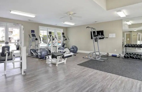 Norfolk - Virginia Beach Apartment | Quiet, Cozy, 2br/2ba centrally located VA Beach