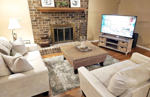 Ashley Oaks Apartment | Quiet, Cozy apartment in an Upscale Neighborhood. Close to Downtown!