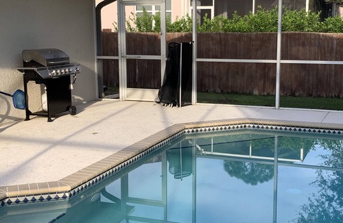 North Port House | Quiet, Cozy, Bungalow with a Pool. Near Venice Beach and Warm Mineral Springs