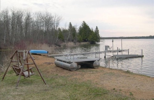 Remer Cabin | Quiet, Cozy Cabin on 400 feet of Beautiful Thunder Lake