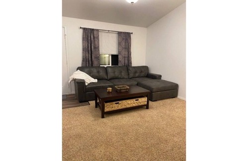 Springfield Apartment | Quiet, Cozy Duplex Near Hospitals with a Mountain View