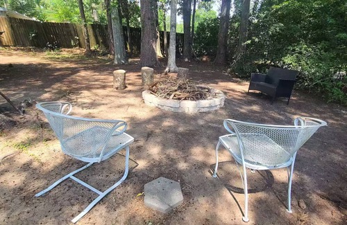 Tallahassee House | Quiet, cozy home with convenient access to all of Tallahassee!