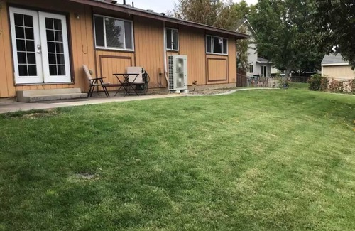 South Richland House | Quiet & Cozy South Richland Home