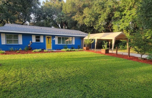 Crystal River House | Quiet Crystal River retreat, Near Three Sister Springs, Kings Bay, Free Kayaks