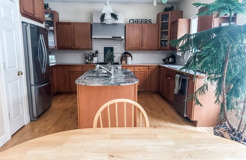Saratoga Springs House | Quiet Cul-De-Sac w/Pool, 2-3 miles to Town & Track