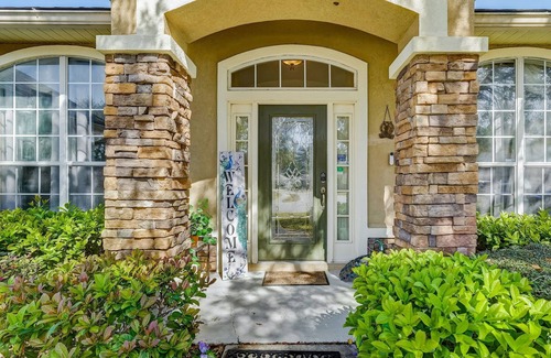 OakLeaf Plantation House | Quiet Cul-de-sac 4 bedroom/2 bath home close to everything