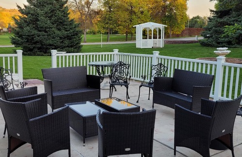 Rapid City House | Quiet cul-de-sac on 18-hole golf course. Good neighbors.