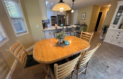 Santa Rosa House | Quiet Cul-de-sac Wine Country Home in Santa Rosa with AC, WiFi