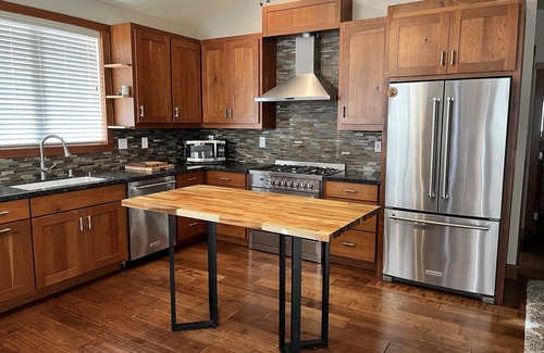 Crowley Lake House | Quiet culdesac just outside of Mammoth Lakes