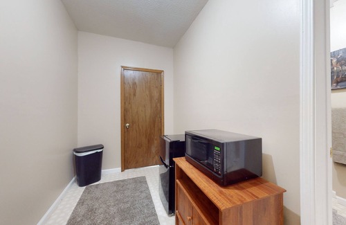 Blairsville Cabin | Quiet, dog-friendly cabin with fireplace, game room, mountain view & EV charger