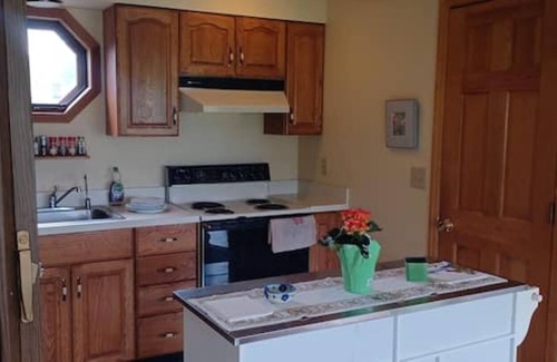 New Paltz Apartment | Quiet, eco-friendly apt in New Paltz with great view