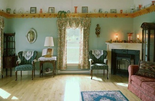 New Horton House | Quiet elegance, tranquil country on lakefront.